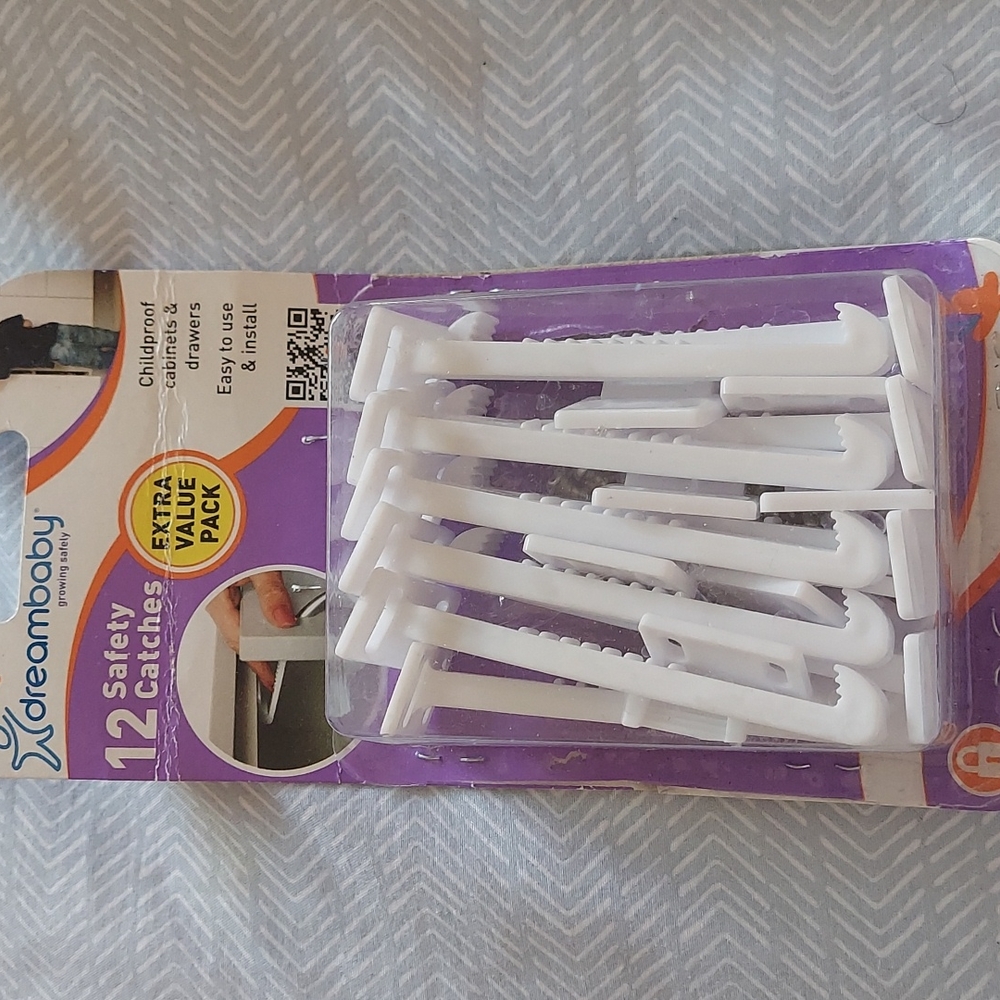 Dreambaby Secure Catches for Drawers and Cabinets - Baby Safety Locks - Model L1